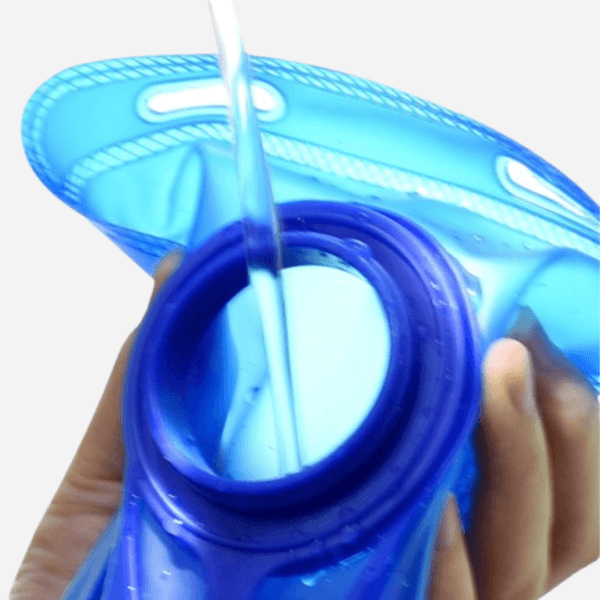 Poche à Eau 2L – Hydratation Facile en Randonnée – Image 2