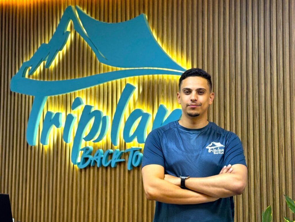 Taha Effina, Co-fondateur